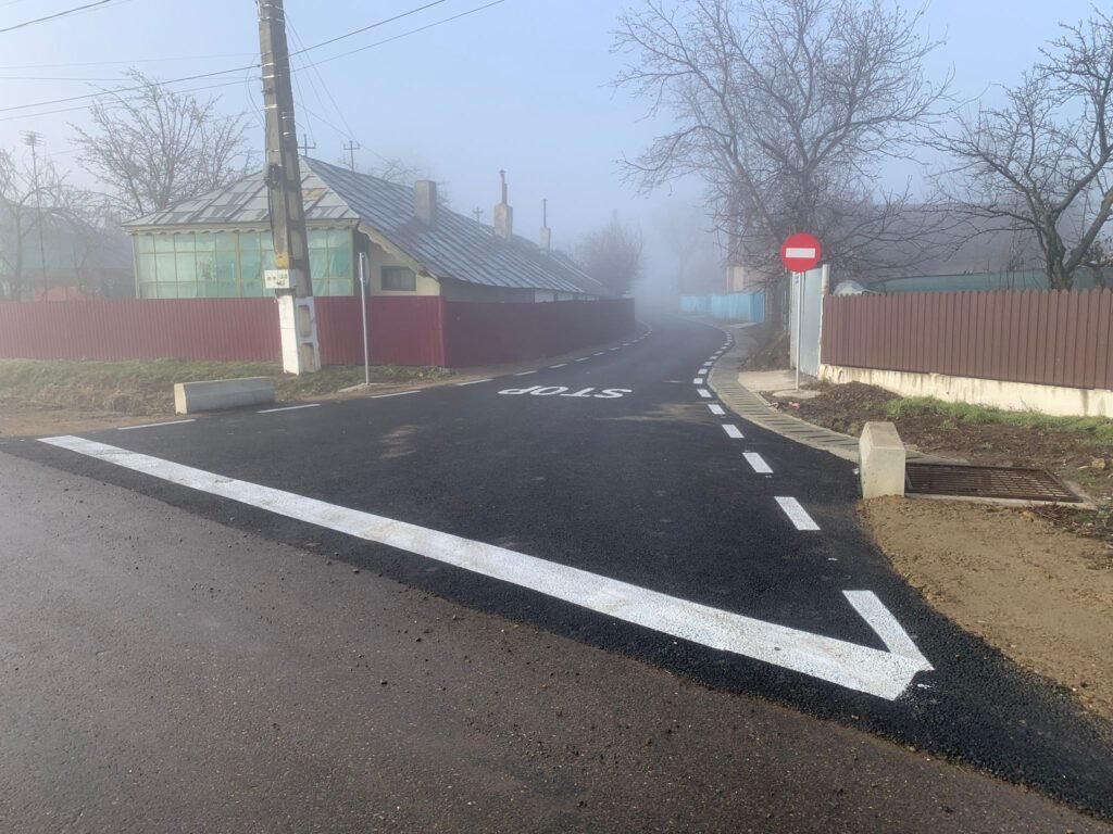 Lucrare rutieră în Poiana
