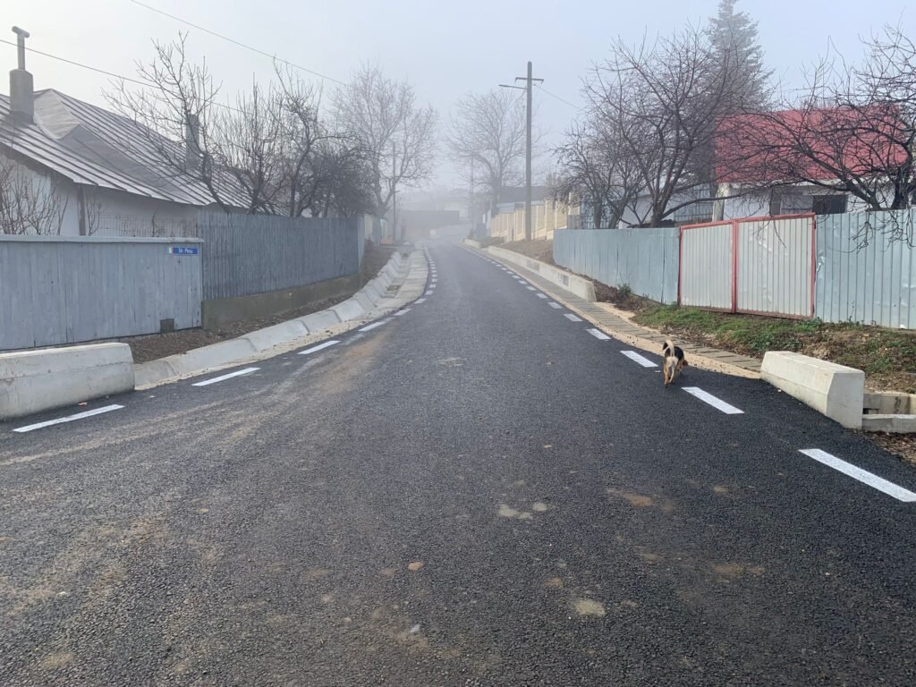 Lucrare rutieră în Poiana